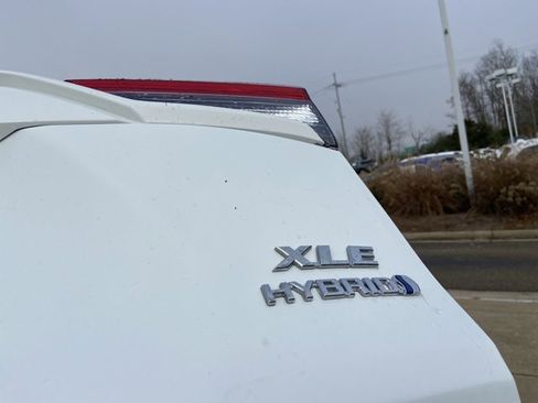 Used 2022 Toyota RAV4 XLE image 52