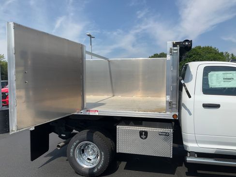 New 2024 RAM 3500 Tradesman image 9