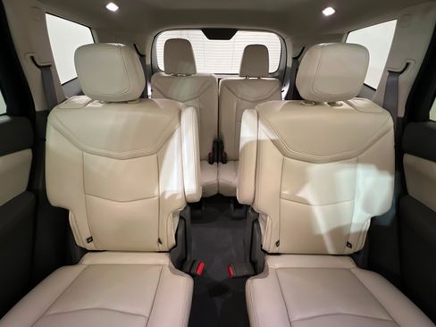 Used 2022 Cadillac XT6 Premium Luxury w/ Technology Package image 26