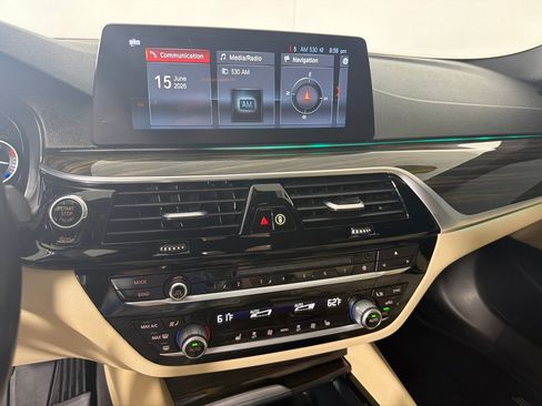 Used 2018 BMW 530i w/ Premium Package RWD image 16