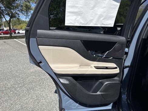 New 2026 Lincoln Corsair Premiere image 13