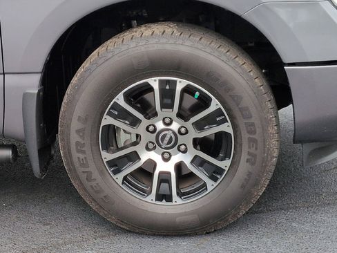 Used 2024 Nissan Titan SV w/ SV Convenience Package AWD/4WD image 10
