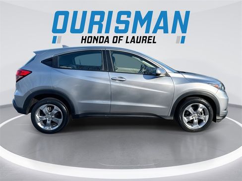 Used 2018 Honda HR-V LX image 9