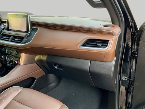 Used 2021 Chevrolet Tahoe High Country RWD image 18