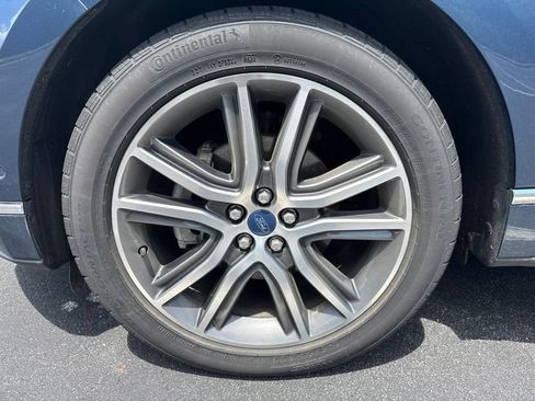 Used 2019 Ford Edge Titanium w/ Equipment Group 301A FWD image 8