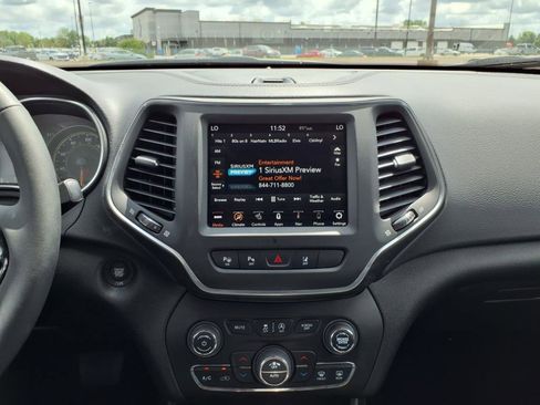 Used 2023 Jeep Cherokee Altitude Lux image 9