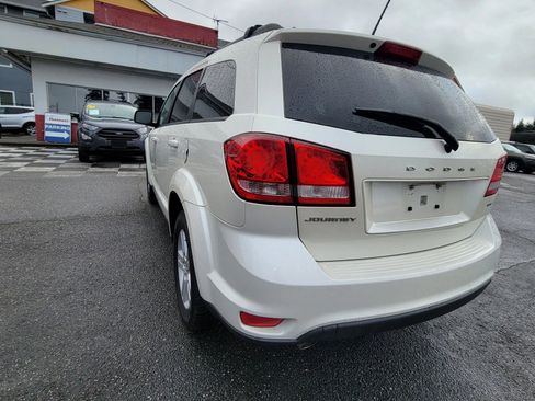 Used 2012 Dodge Journey SXT image 5