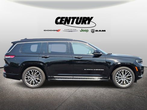 Used 2025 Jeep Grand Cherokee L Summit AWD/4WD image 2