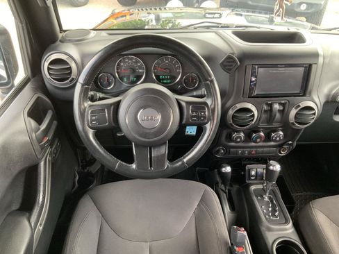 Used 2015 Jeep Wrangler Sport w/ Quick Order Package 24S AWD/4WD image 18