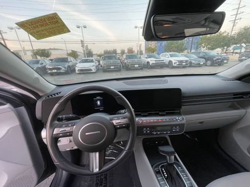 Used 2025 Hyundai Kona SEL image 33