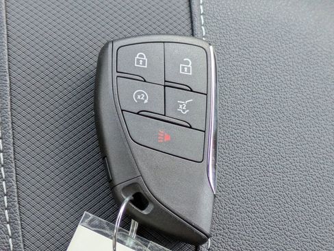 New 2026 Chevrolet Traverse RS image 30