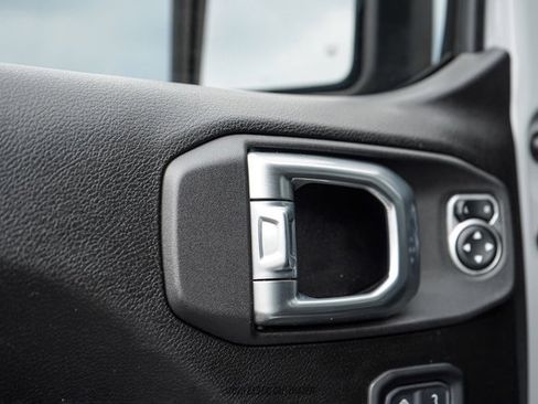 Used 2023 Jeep Gladiator Sport AWD/4WD image 41
