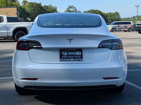 Used 2021 Tesla Model 3 Standard Range Plus RWD image 8