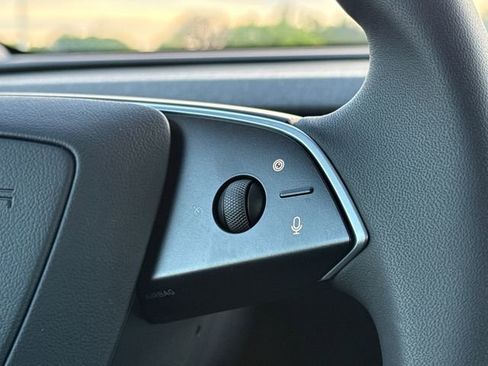 Used 2026 Tesla Model Y 2WD image 27