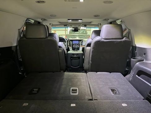 Used 2020 Cadillac Escalade Premium Luxury w/ Escalade Sport Edition AWD/4WD image 4