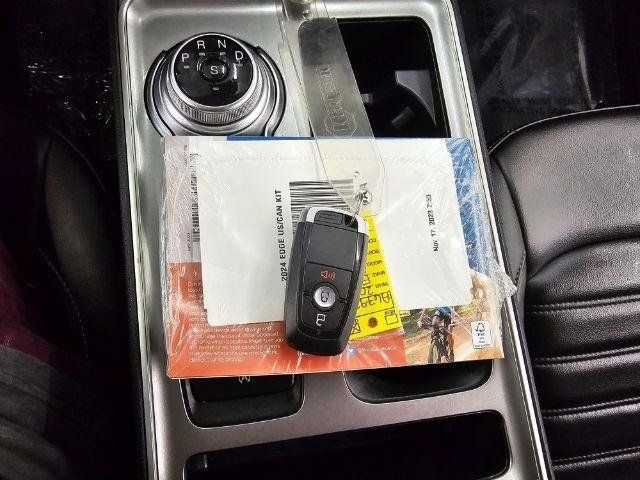Used 2024 Ford Edge SEL AWD/4WD image 30