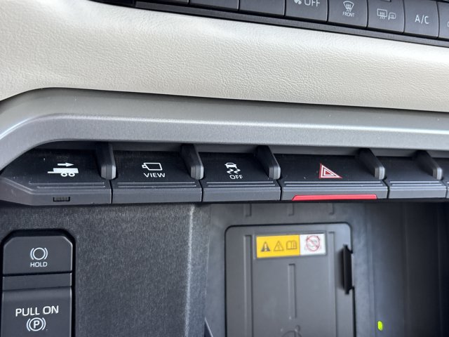 Used 2024 Toyota Sequoia Capstone AWD/4WD image 41
