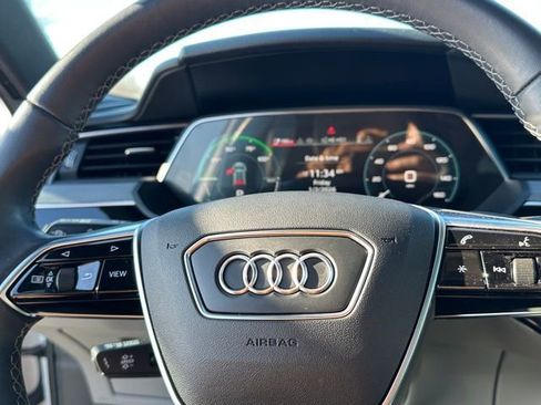 Used 2024 Audi Q8 e-tron Prestige image 32