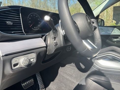 New 2026 Mercedes-Benz GLS 450 4MATIC image 16