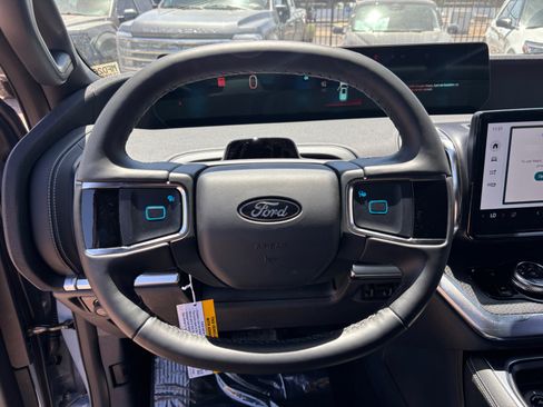 New 2026 Ford Expedition Platinum w/ Stealth Performance Package AWD/4WD image 9