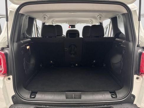 Used 2019 Jeep Renegade Latitude w/ Cold Weather Group AWD/4WD image 17