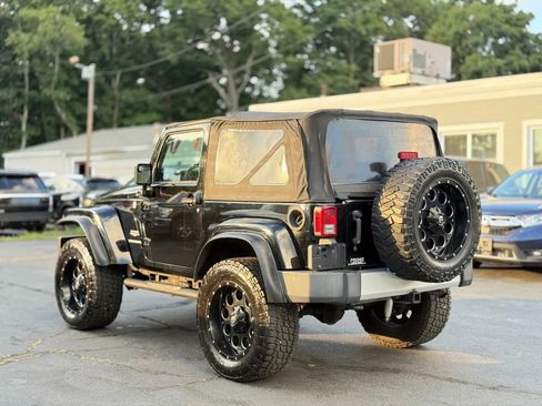 Used 2011 Jeep Wrangler Sahara w/ Connectivity Group AWD/4WD image 6