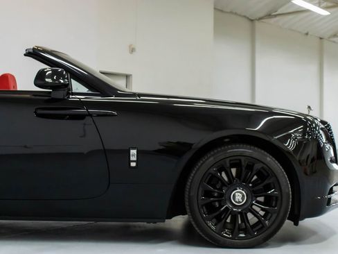 Used 2020 Rolls-Royce Dawn RWD image 16