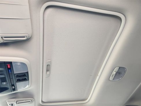 Used 2018 Subaru Crosstrek 2.0i Premium image 24