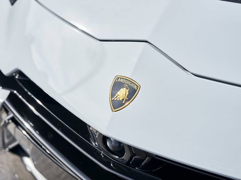 Used 2024 Lamborghini Urus Performante image 7