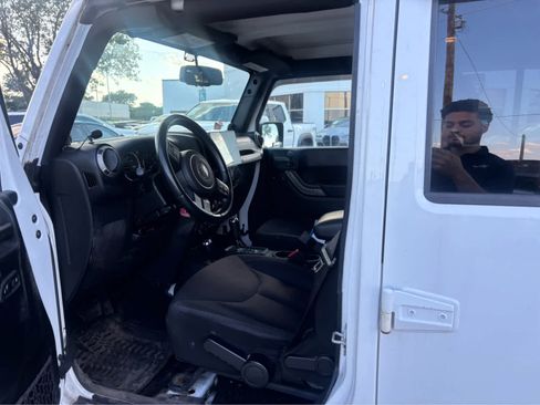 Used 2014 Jeep Wrangler Unlimited Sport w/ Quick Order Package 24S AWD/4WD image 7