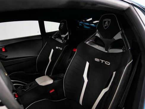 Used 2021 Lamborghini Huracan STO RWD image 16