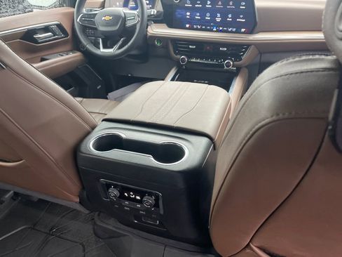 Used 2025 Chevrolet Tahoe High Country image 34