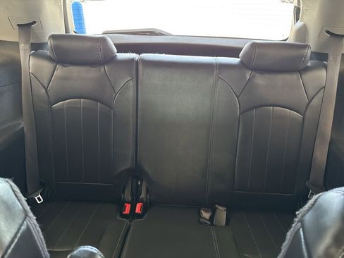 Used 2014 GMC Acadia SLT image 33