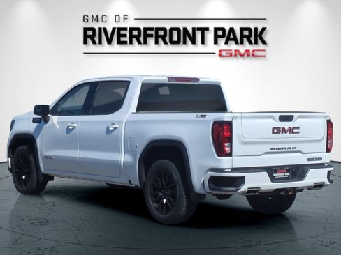 Used 2022 GMC Sierra 1500 Elevation w/ X31 Off-Road Package AWD/4WD image 4