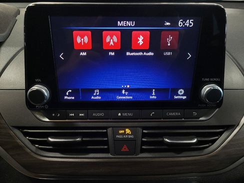 Used 2025 Nissan Altima 2.5 SV FWD image 25