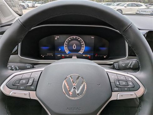 New 2026 Volkswagen Taos SE image 31
