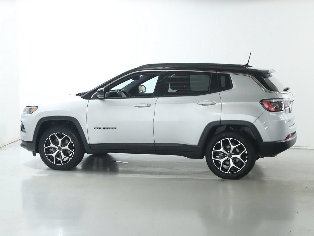 Used 2025 Jeep Compass Limited AWD/4WD image 42