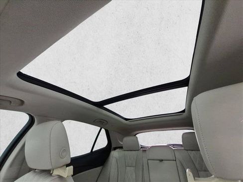 Used 2023 Buick Envision Avenir AWD/4WD image 21