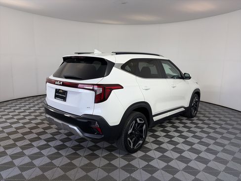 Certified 2024 Kia Seltos SX w/ SX Sunroof Package AWD/4WD image 10