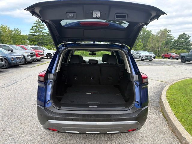 Used 2023 Nissan Rogue SL AWD/4WD image 13
