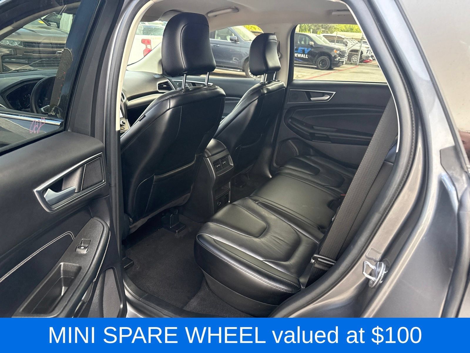 Used 2022 Ford Edge Titanium AWD/4WD image 3