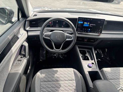Certified 2025 Volkswagen Tiguan S FWD image 8