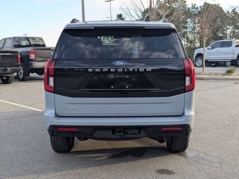 Certified 2025 Ford Expedition Active image 5