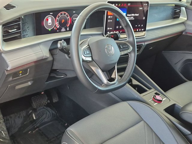 Used 2026 Volkswagen Tiguan SE FWD image 10