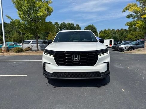 Used 2025 Honda Pilot Black Edition image 8