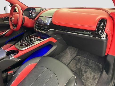 Used 2025 Aston Martin DBX 707 AWD/4WD image 32