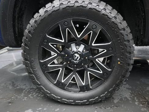 Used 2021 Nissan Titan PRO-4X w/ Pro-4x Convenience Package AWD/4WD image 18