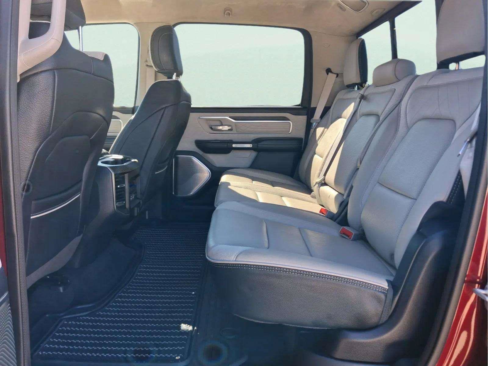Used 2023 RAM 1500 4x4 Crew Cab Limited image 12