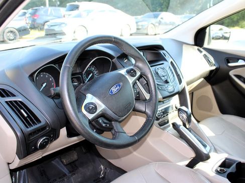 Used 2012 Ford Focus SEL image 15