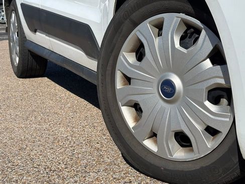 Used 2023 Ford Transit Connect XLT image 2